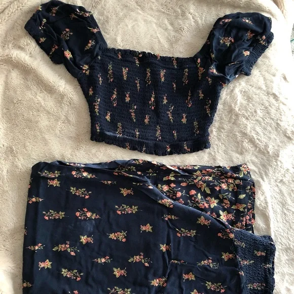 Navy and Pink Floral Off The Shoulder Top and Wide Leg Pants Set - Picture 6 of 13